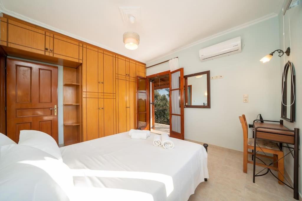 Afroditi Holiday Home- Green View Apartment Svoronata Exterior photo